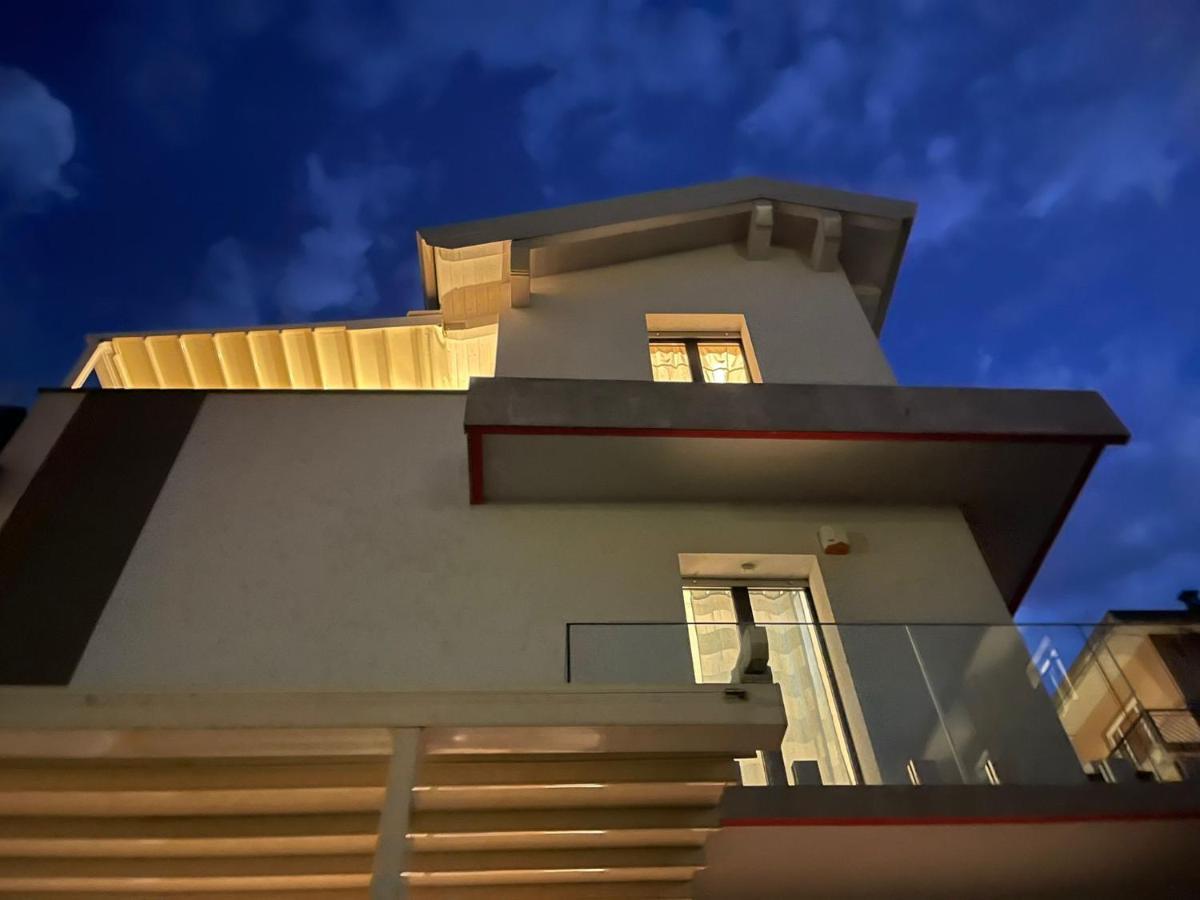 Appartamento Spotorno Con Ampio Terrazzo Attrezzato Anche Con Angolo Cottura Exteriör bild