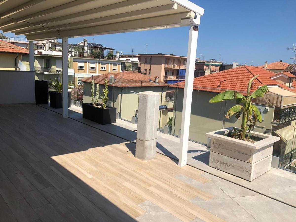 Appartamento Spotorno Con Ampio Terrazzo Attrezzato Anche Con Angolo Cottura Exteriör bild